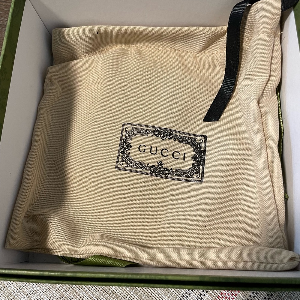 Gucci - GG Marmont leather belt with shiny buckle - Picture 6 of 9